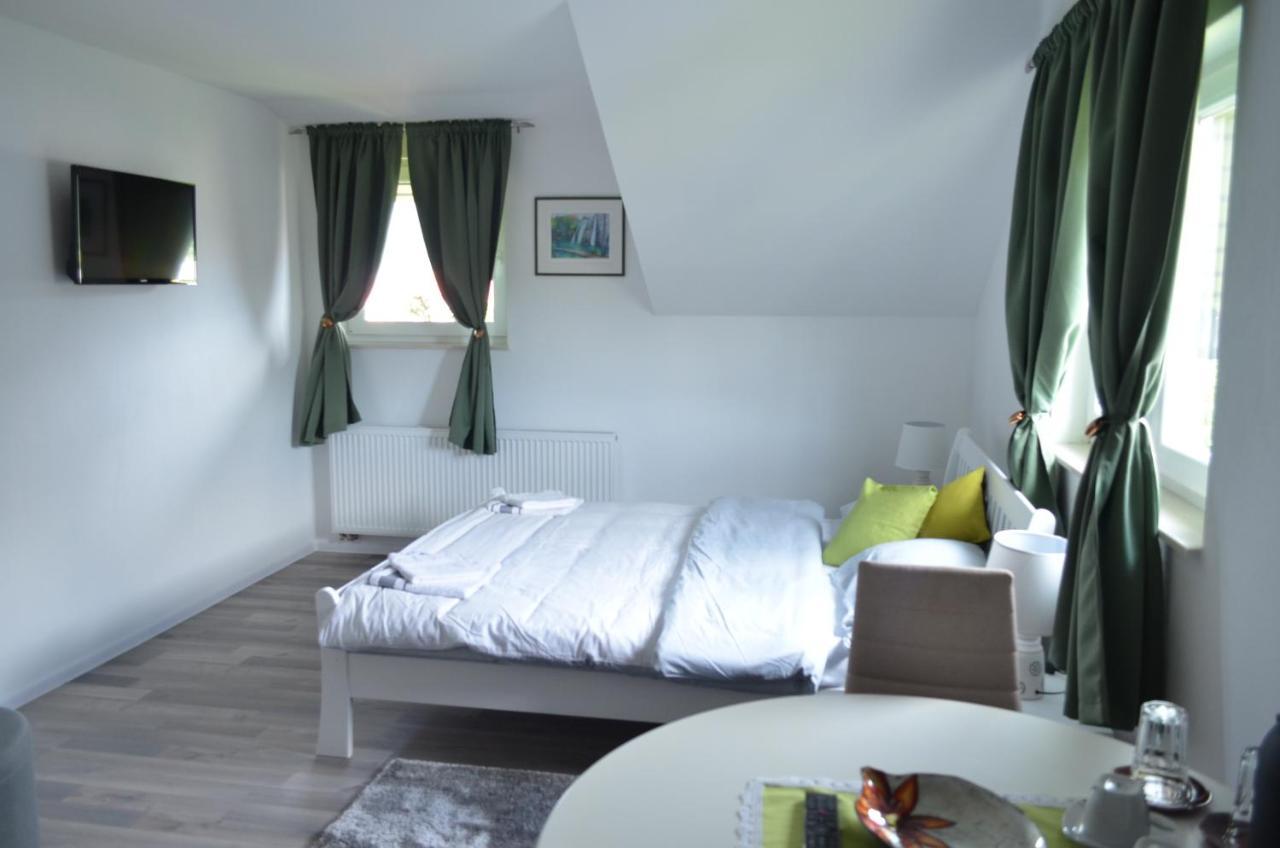 Katarica Hotell Korenica Eksteriør bilde