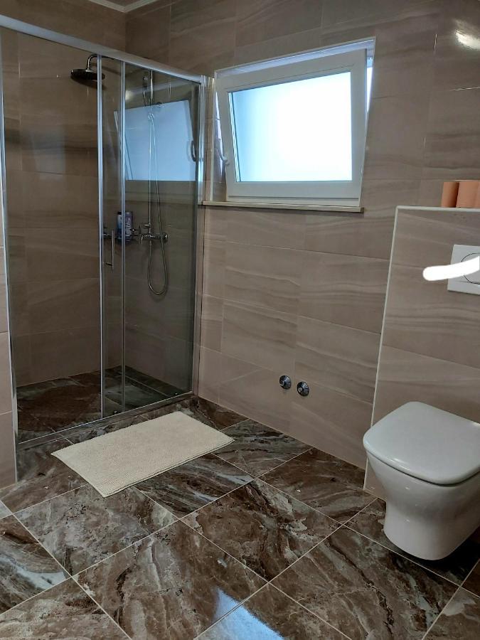 Katarica Hotell Korenica Eksteriør bilde